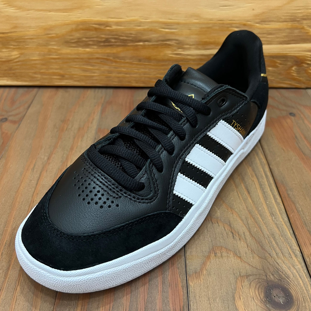 ADIDAS TYSHAWN LOW BLACK/WHITE 