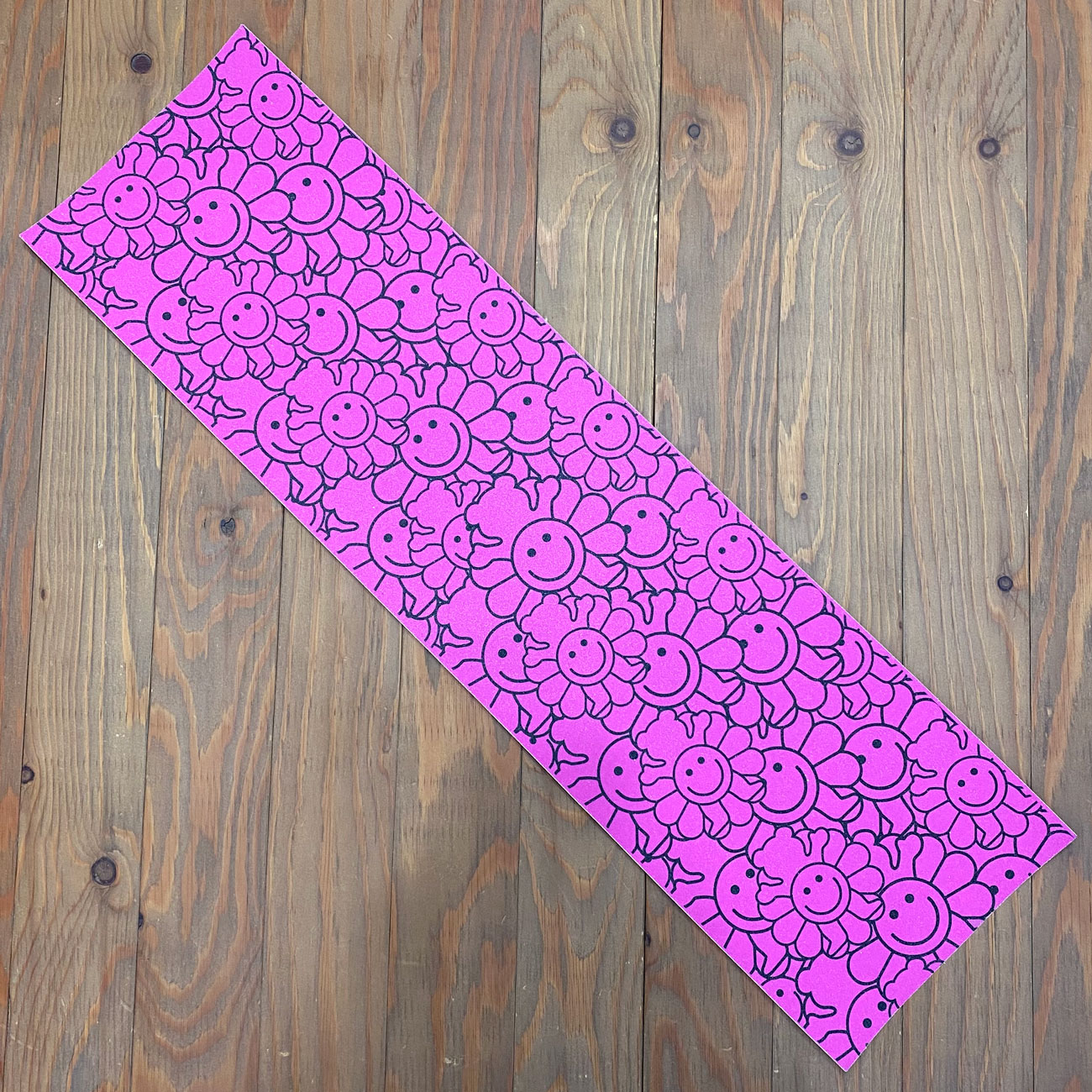 GRIZZLY SMILING FLOWER BEAR PINK GRIPTAPE