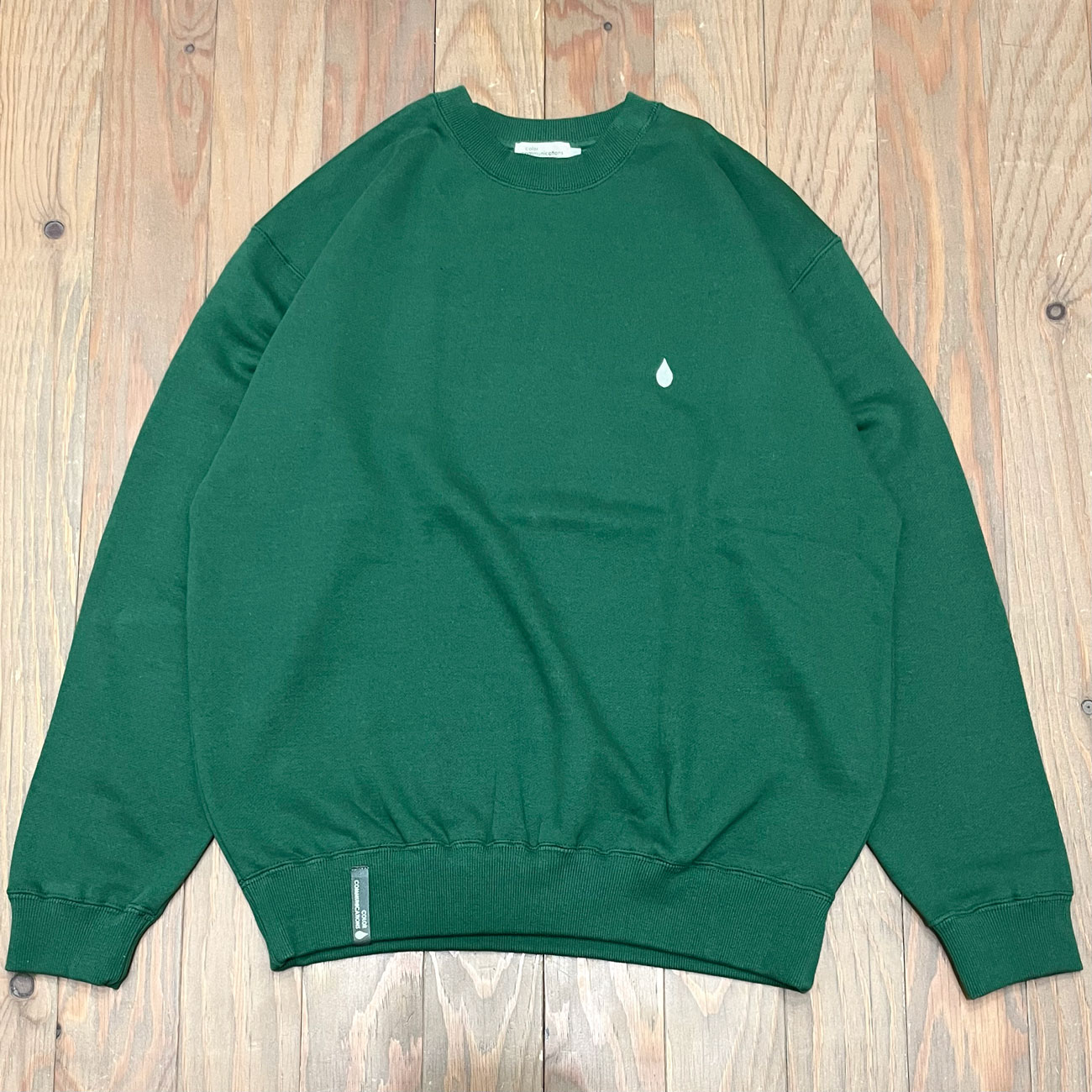 COLOR COMMUNICATIONS DRIP EMB LETTER CREW SWEAT