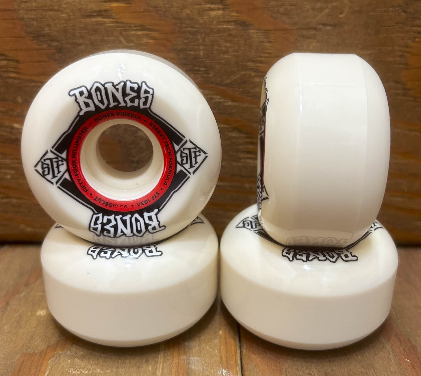 【スクエア】 BONES STF V5 SIDECUT 103A 54mm