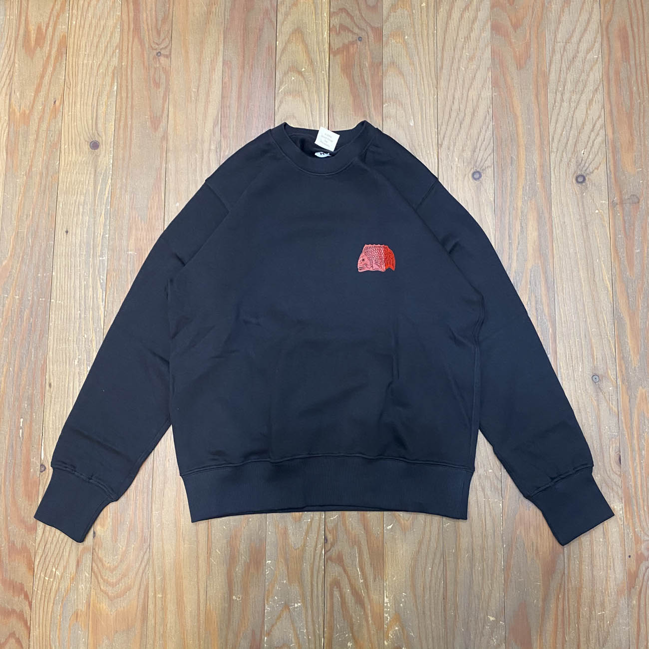 FISH & LIFE スクエア LOGO CREWNECK