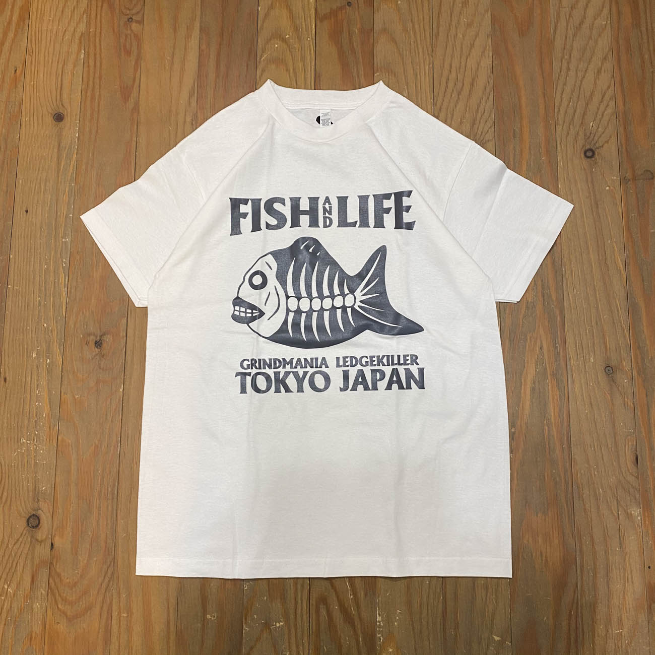 FISH & LIFE BONE FISH LOGO TEE