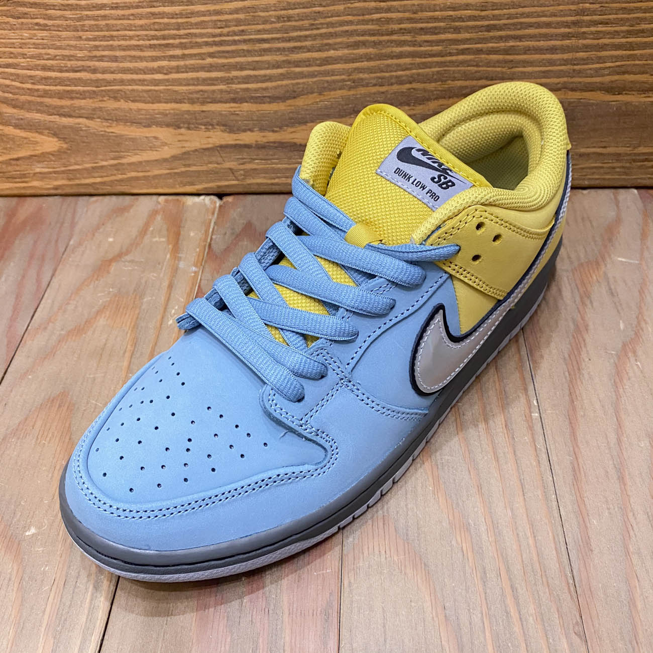 NIKE SB DUNK LOW PRO