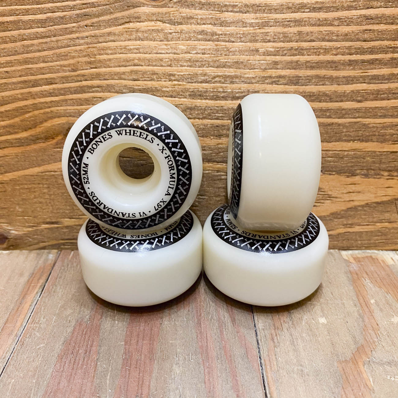 スケートボード Bones X-FORMULA SPRAYING HANDS 52mm 97A Bones X