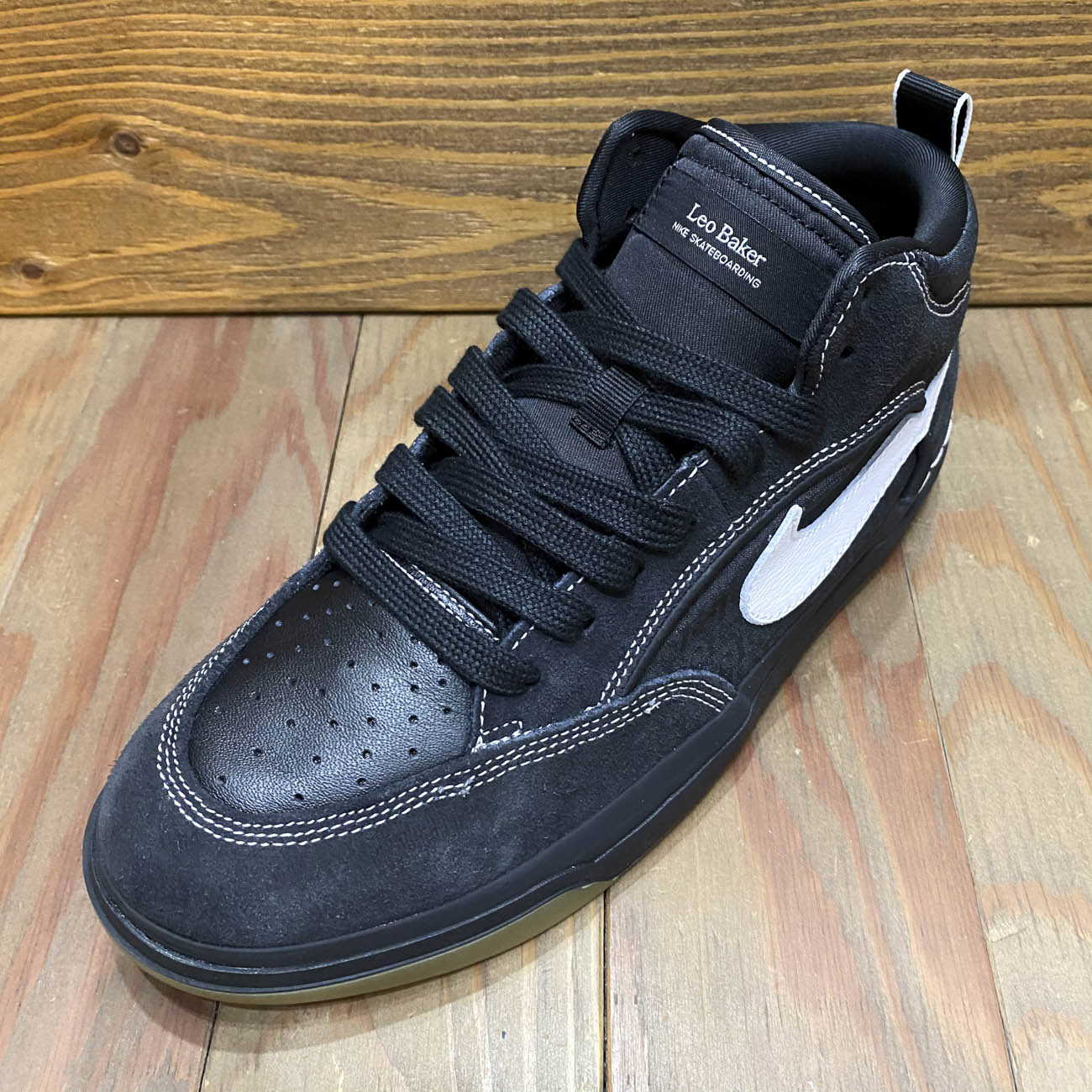 NIKE SB REACT LEO WHITE/BLACK