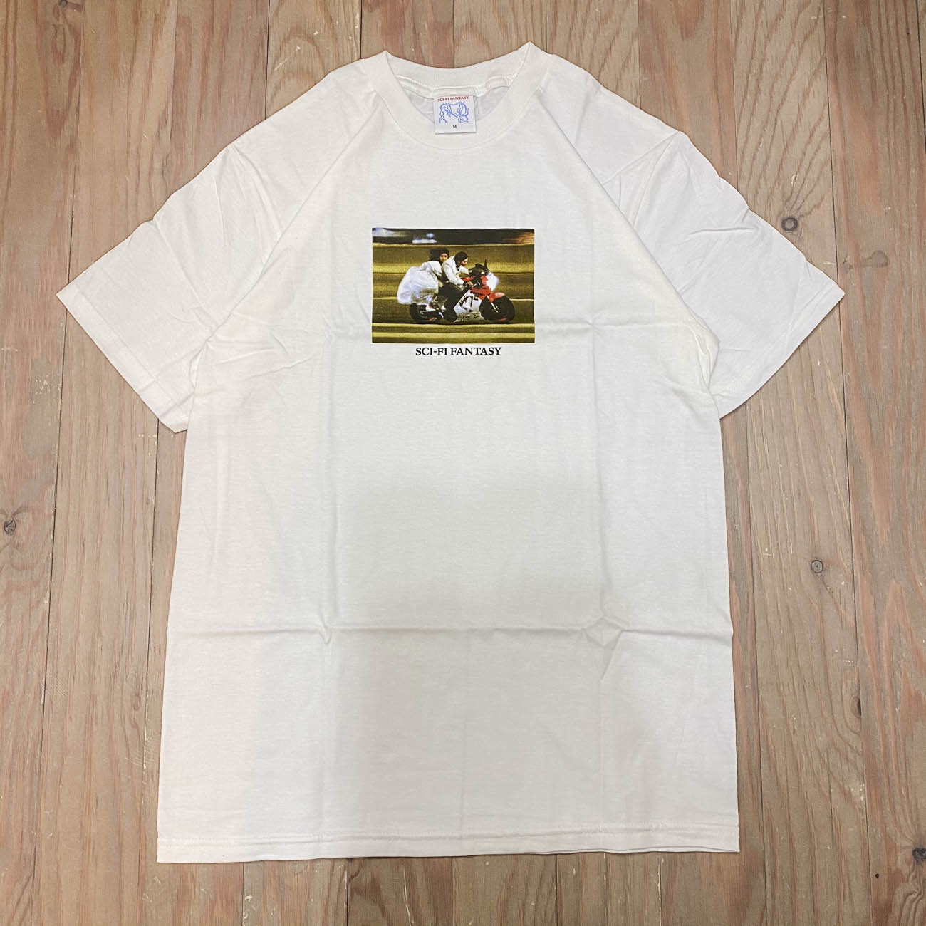 SCI-FI FANTASY A MOMENT OF ROMANCE TEE