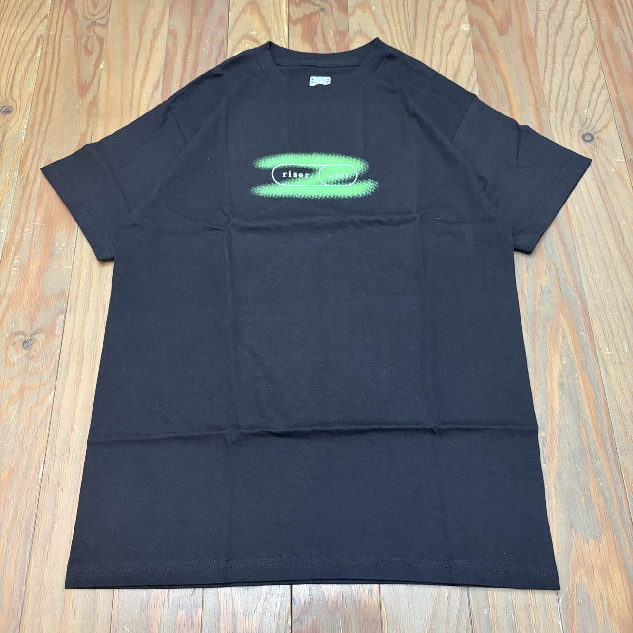 2 RISER PADS BAND TEE