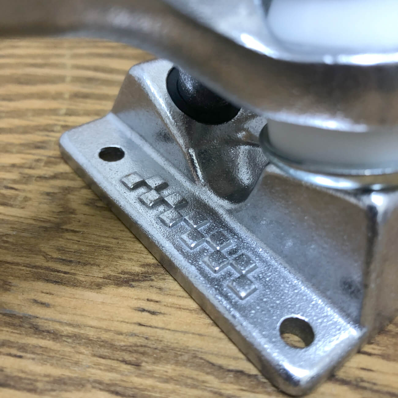 ACE TRUCKS CLASSIC SILVER 22-44