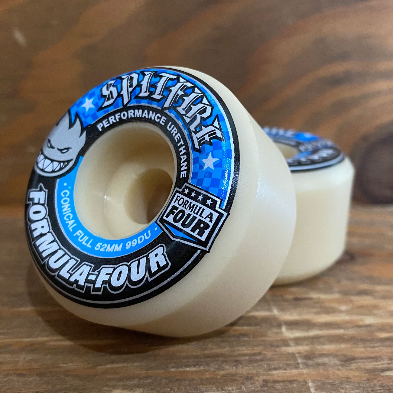 【スクエア】SPITFIRE F4 CONICAL FULL 99A 52mm