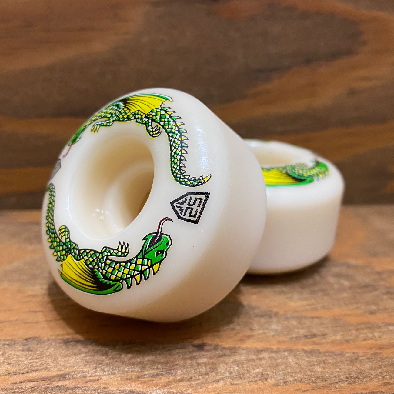 【ノーマル】 POWELL PERALTA DRAGON FOMURA V1 93A 52mm