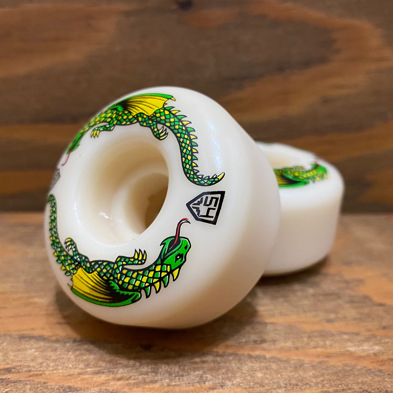 【ノーマル】 POWELL PERALTA DRAGON FOMURA V1 93A 54mm