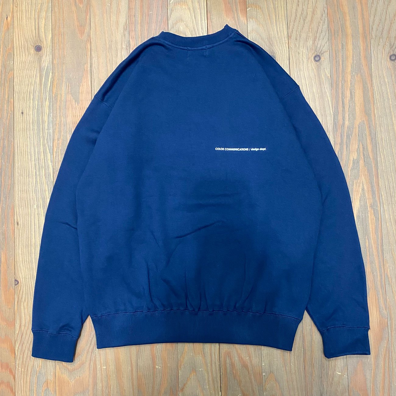 COLOR COMMUNICATIONS DRIP EMB LETTER CREW SWEAT
