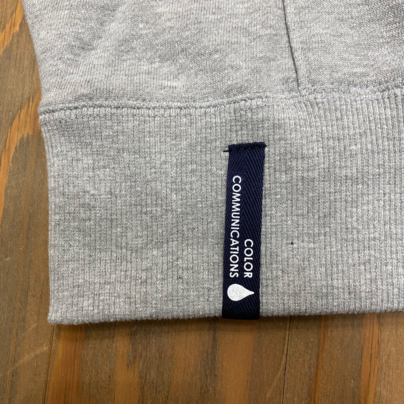 COLOR COMMUNICATIONS DRIP EMB LETTER HOODIE