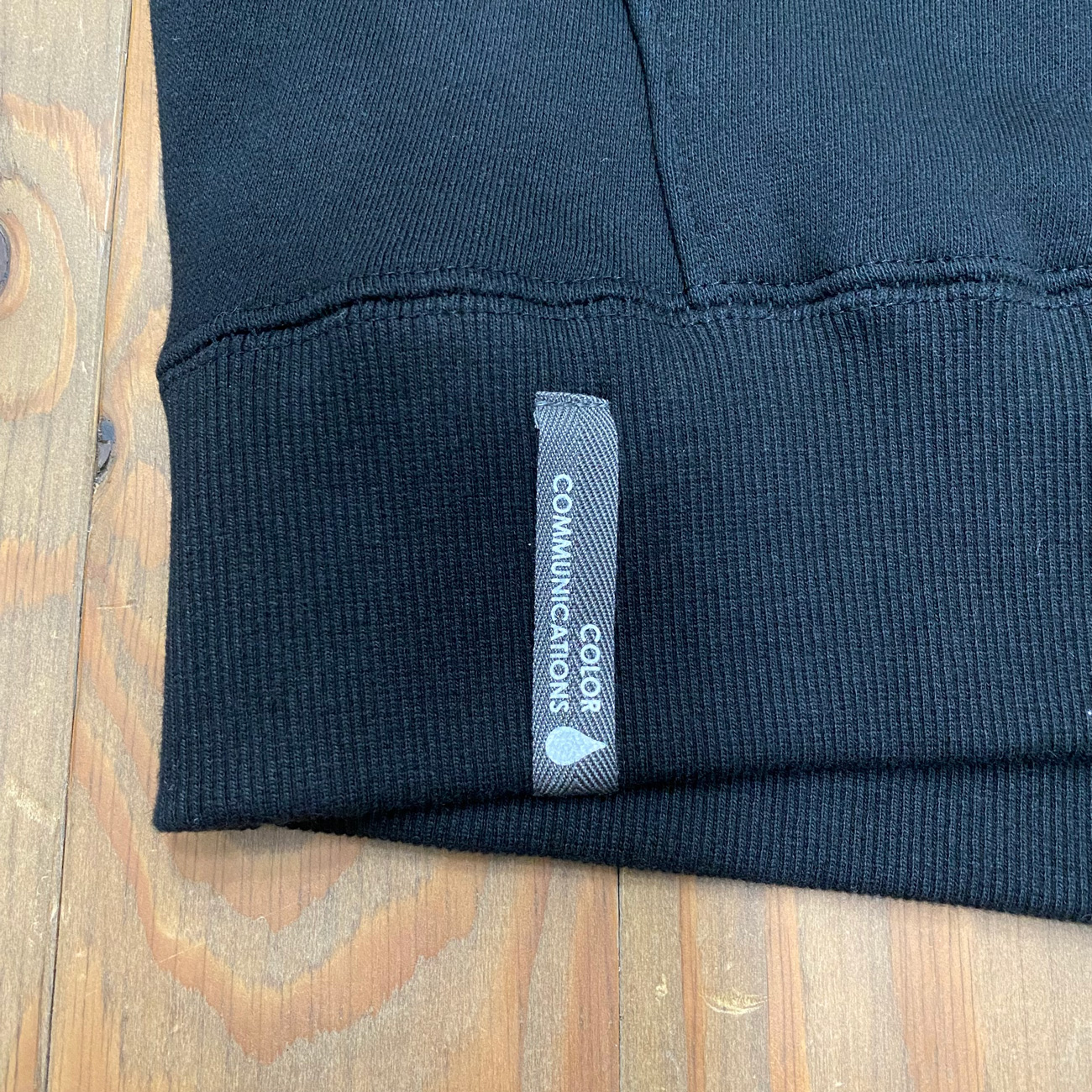 COLOR COMMUNICATIONS DRIP EMB LETTER HOODIE