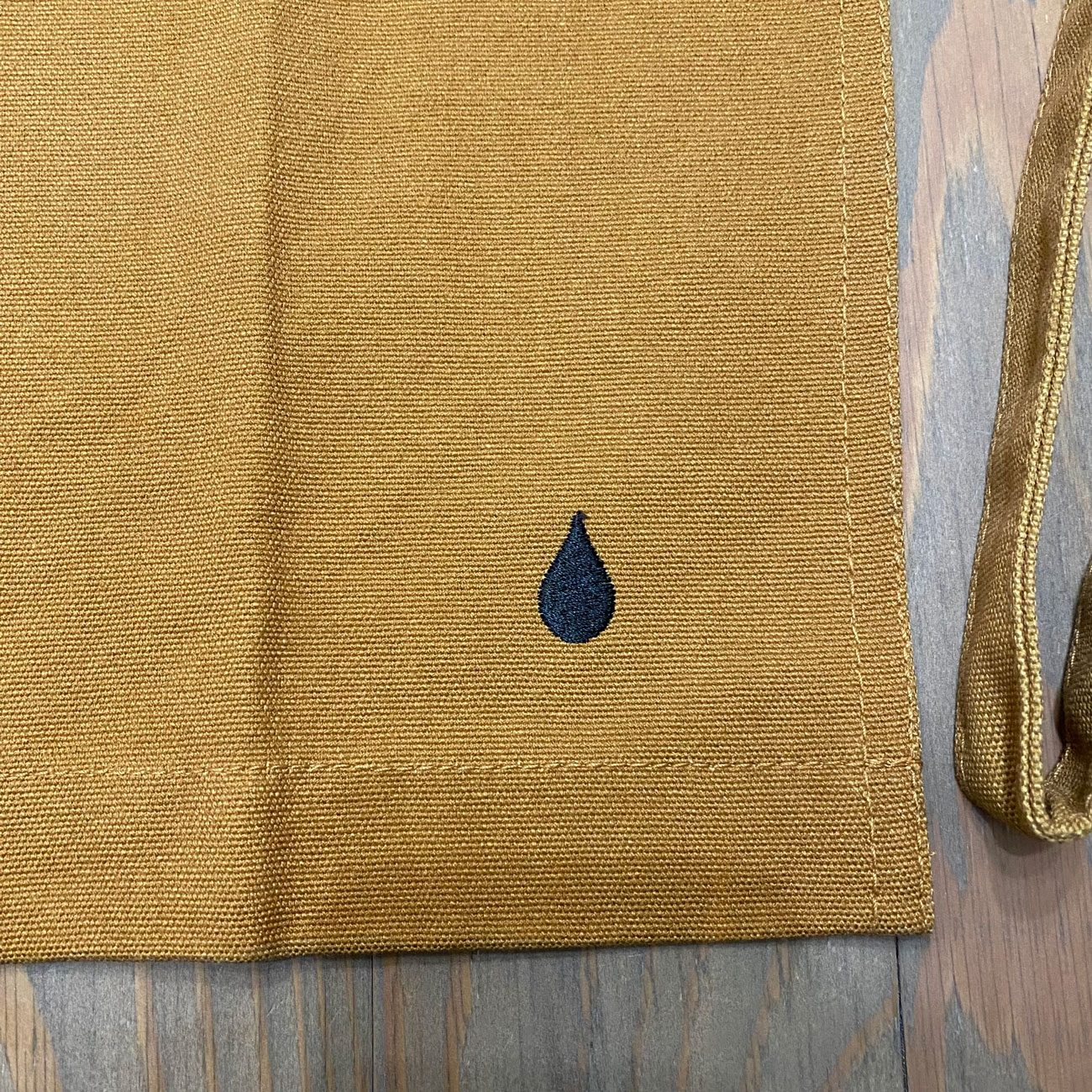 COLOR COMMUNICATIONS WAWA OWL CROSS APRON