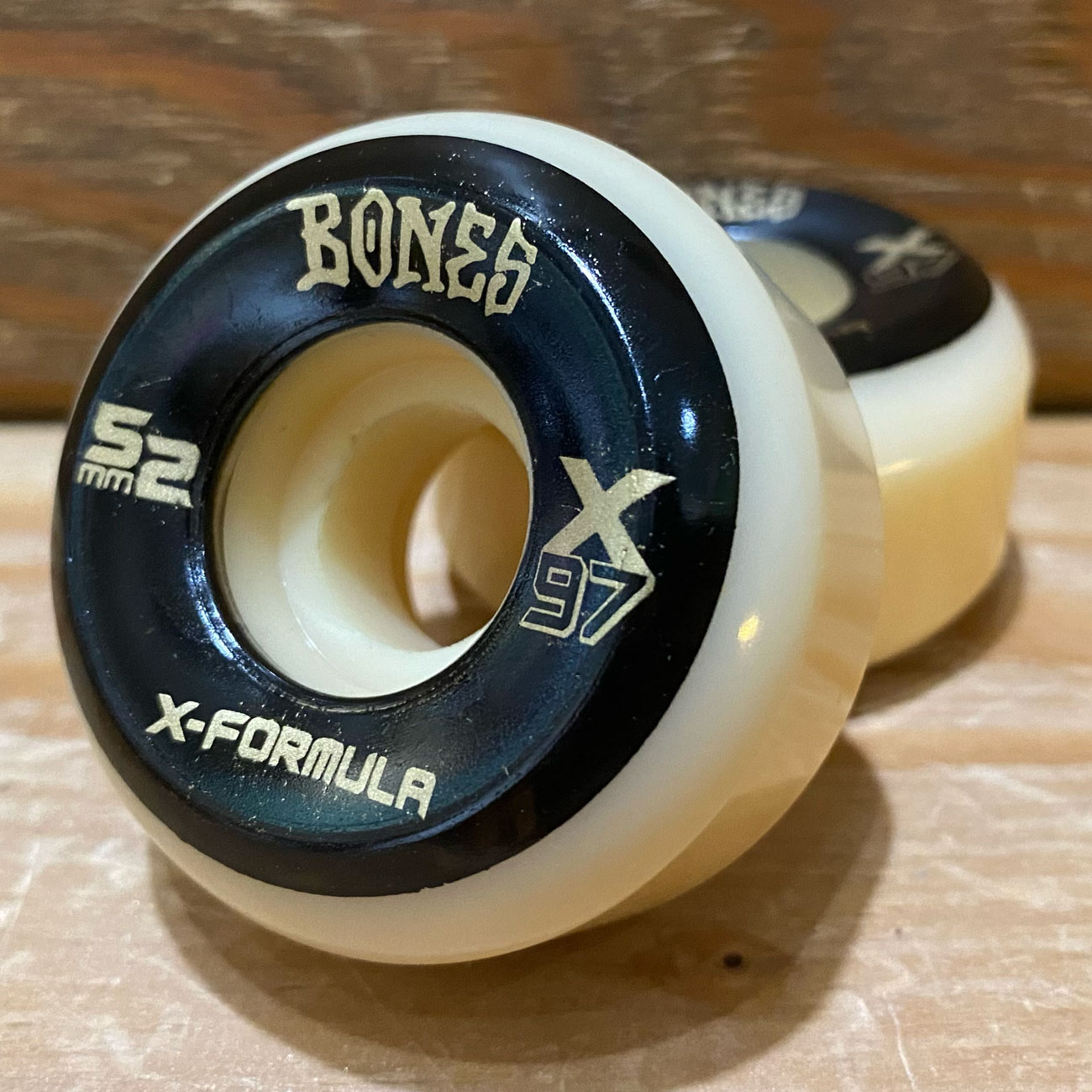 【スクエア】 BONES X-FORMULA V5 SIDECUT 97A 52mm