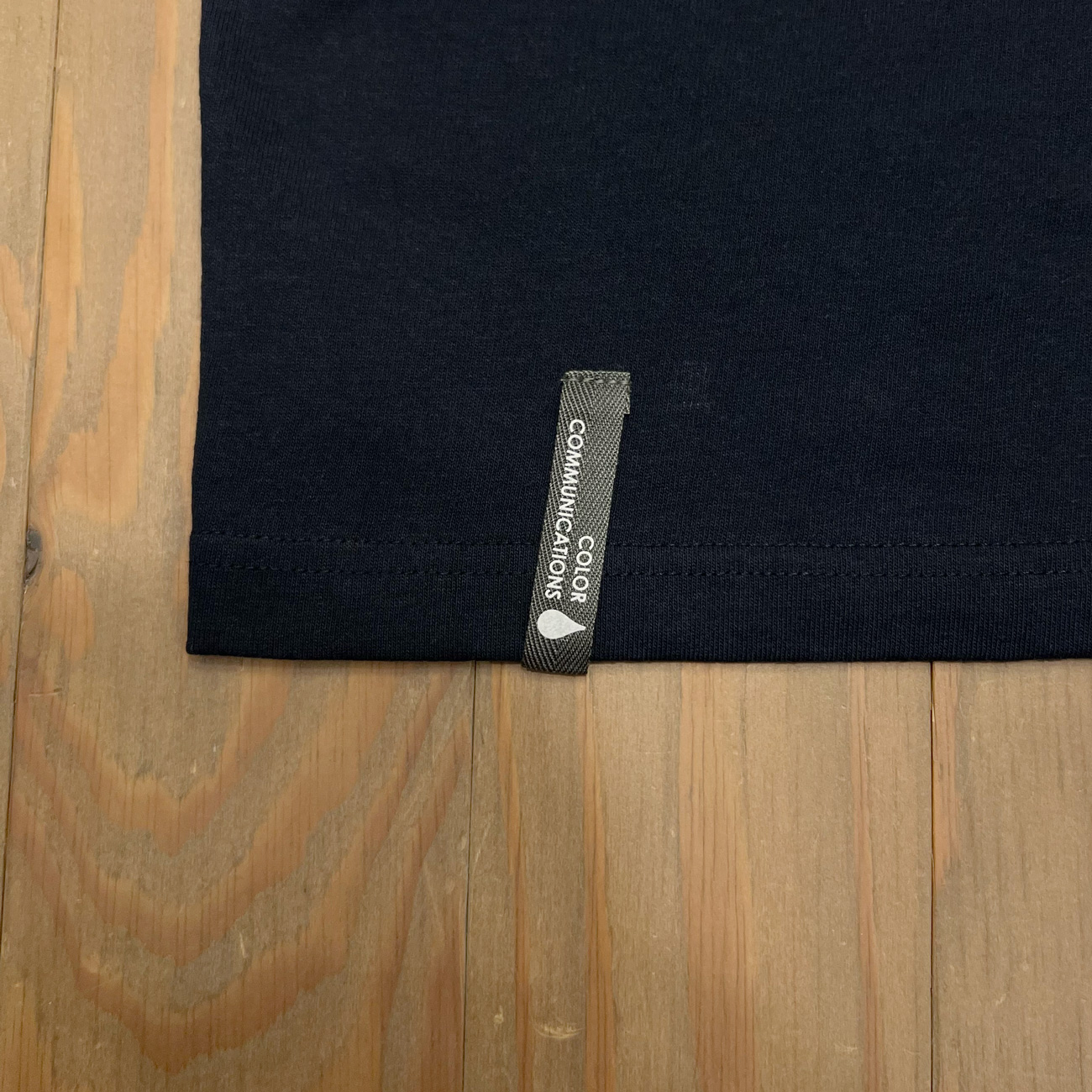 COLOR COMMUNICATIONS DRIP EMB CLR LONG TEE