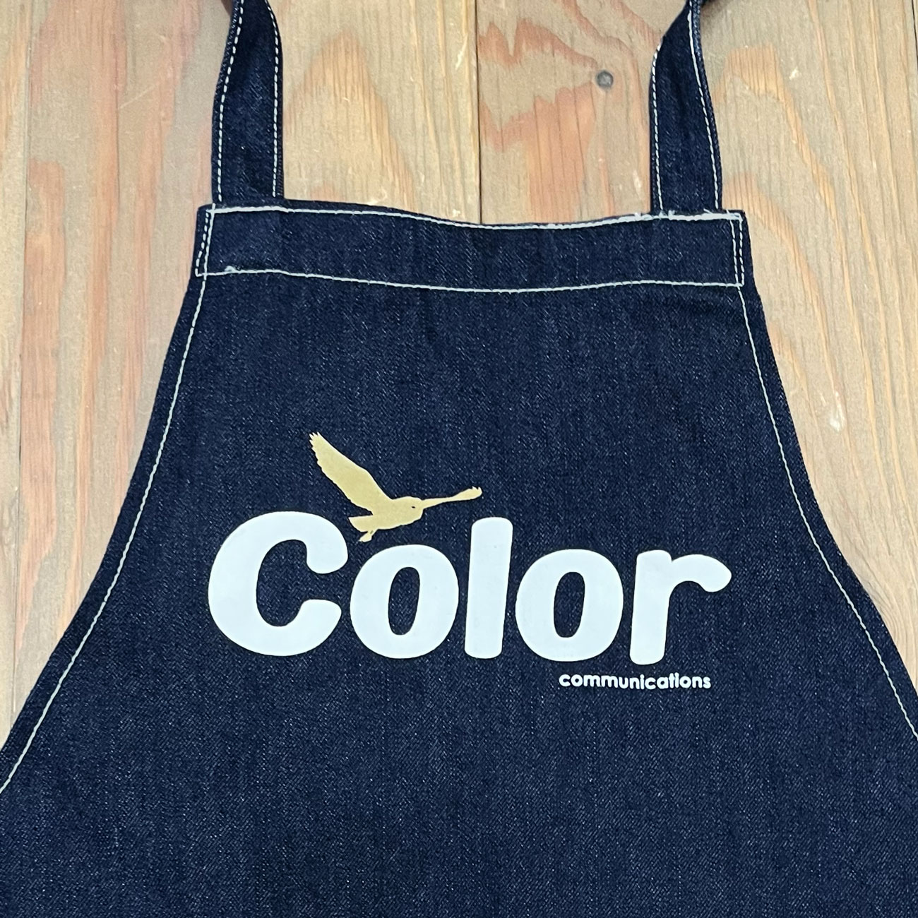 COLOR COMMUNICATIONS WAWA OWL CROSS APRON