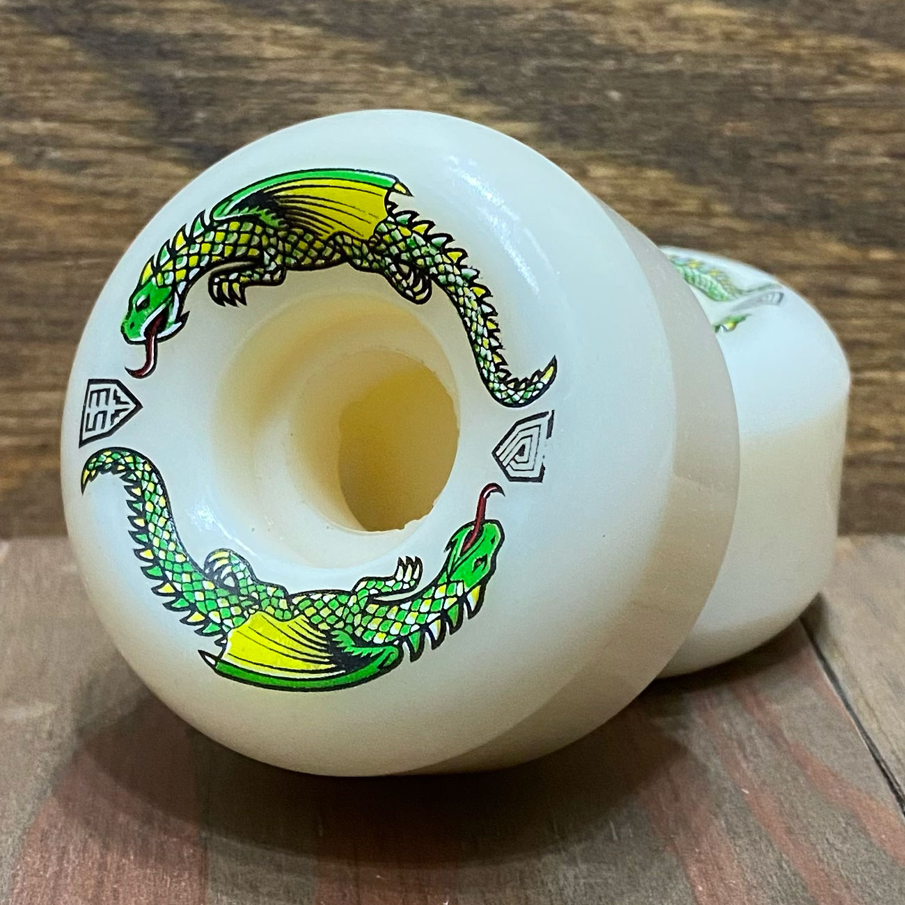 【スクエア】  POWELL PERALTA DRAGON FOMULA 93A 53mm 