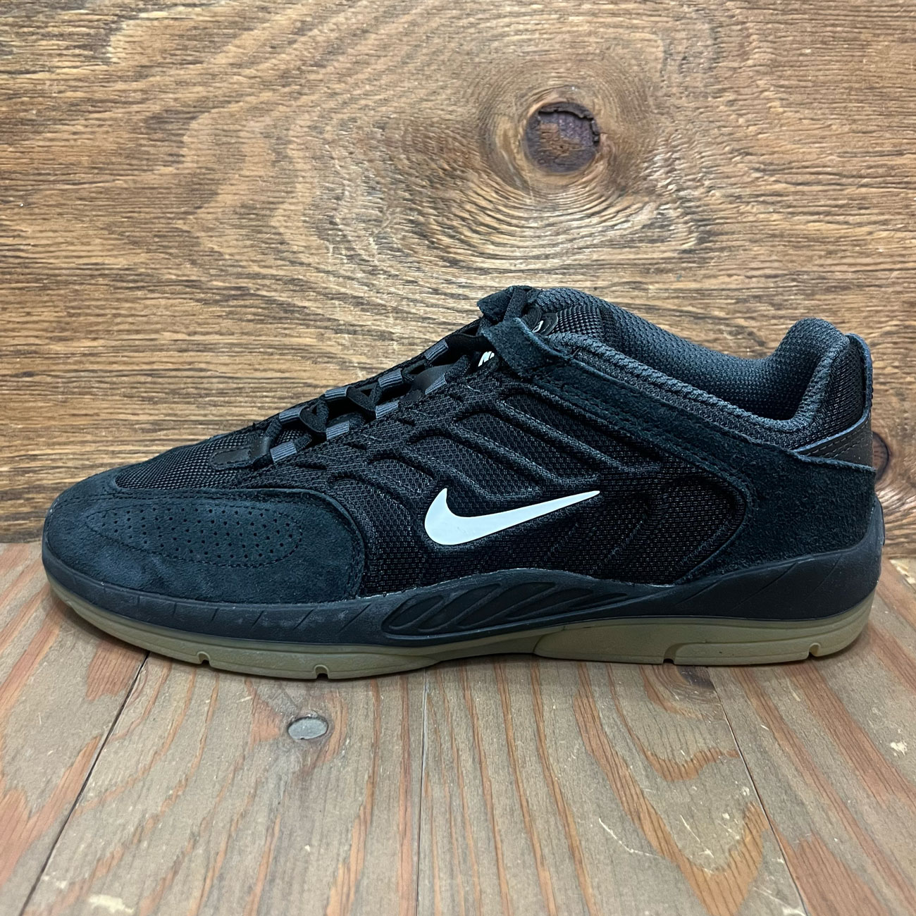 NIKE SB VERTEBRAE BLACK/SUMMIT