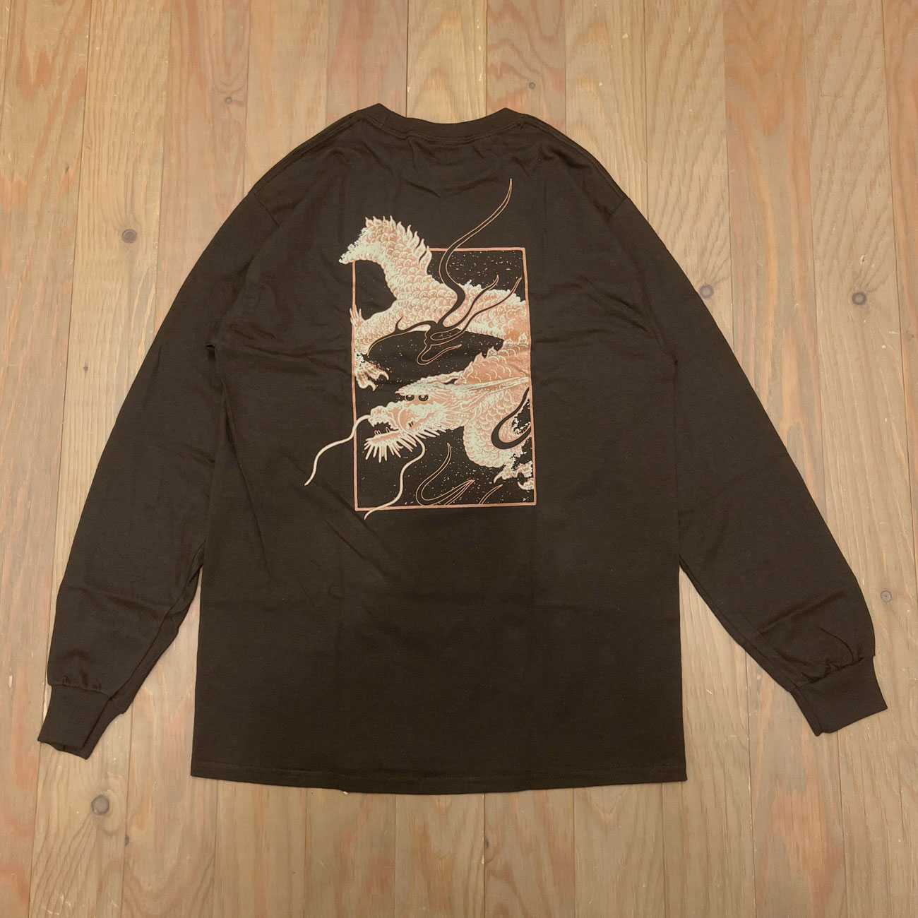 MANWHO TATSU LS TEE 