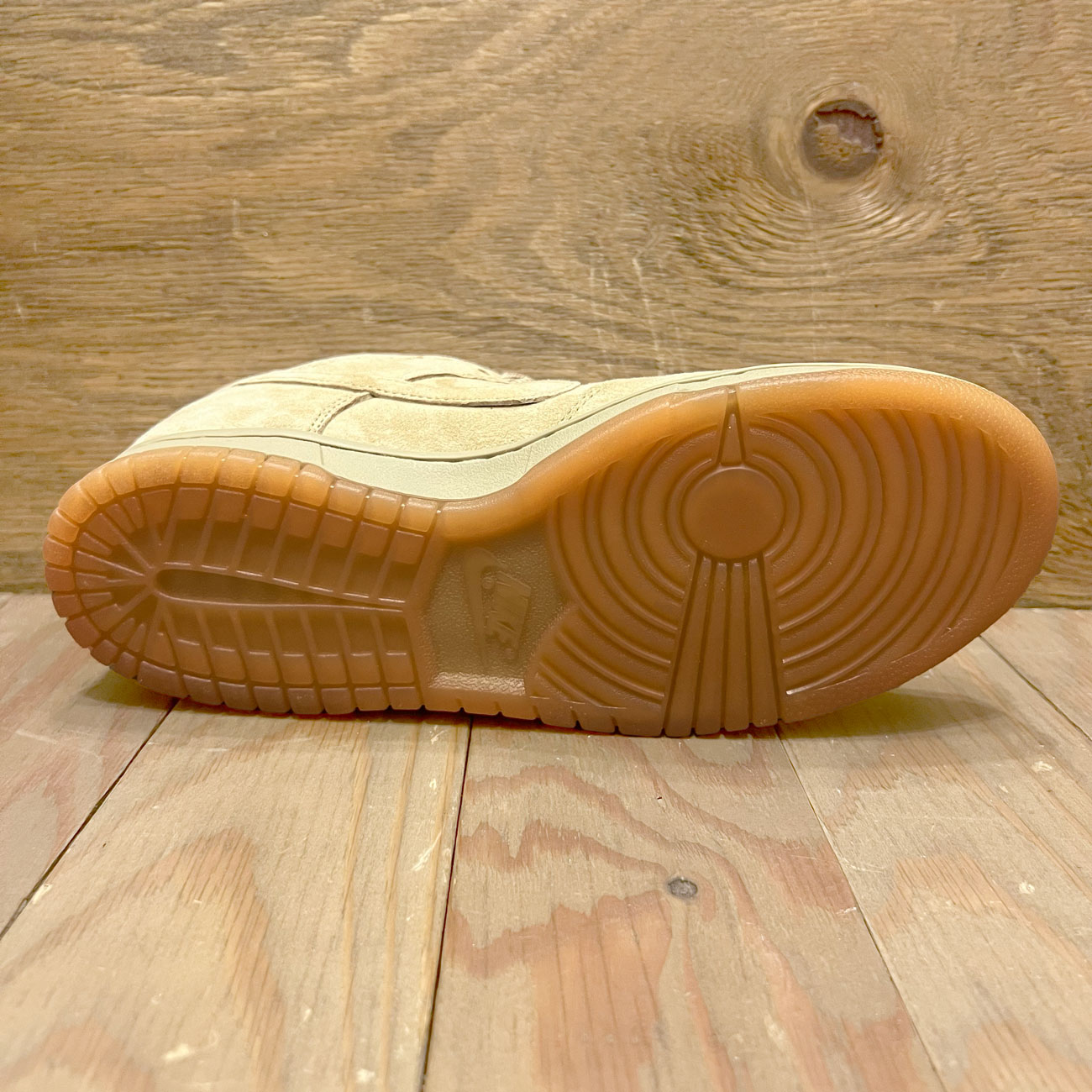 NIKE SB DUNK LOW PRO B PARACHUTE BEIGE | 東京のスケートボード