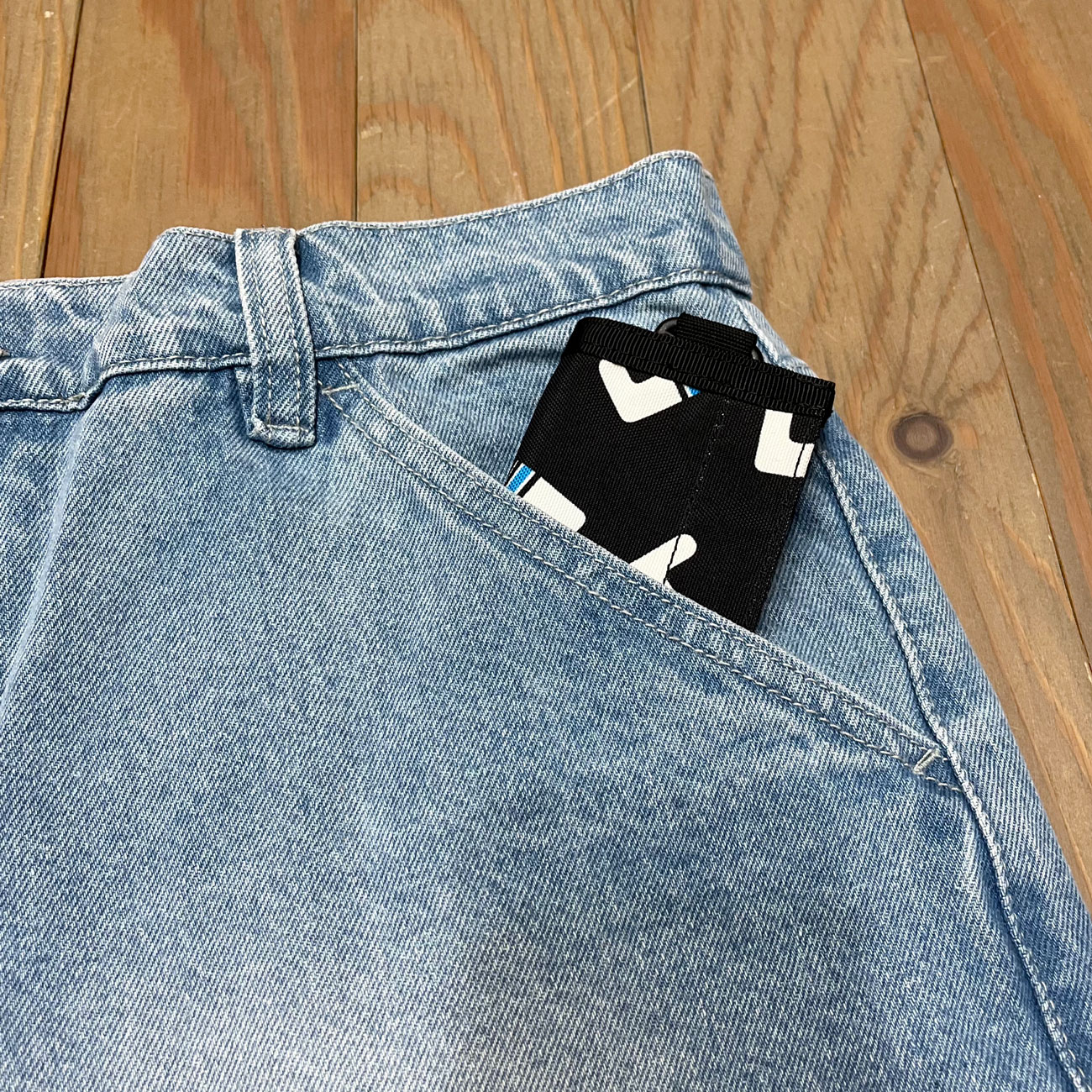 PASS~PORT WORKERS CLUB JEAN SHORT R44