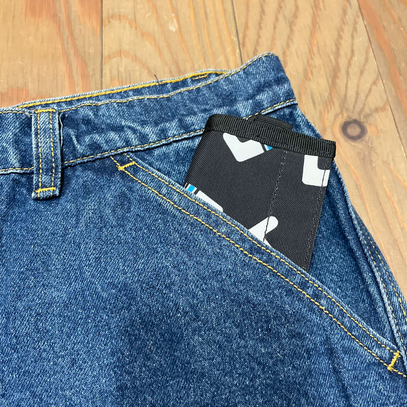 PASS~PORT WORKERS CLUB JEAN SHORT R44