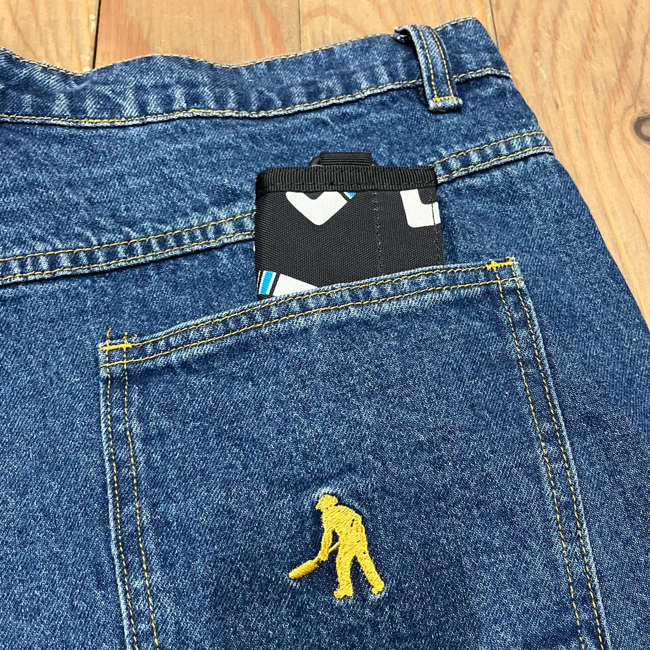 PASS~PORT WORKERS CLUB JEAN SHORT R44