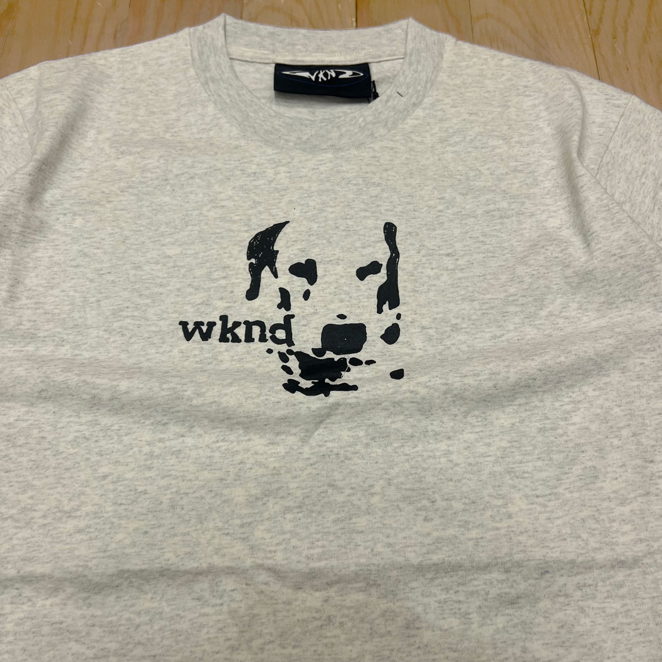 WKND LOUIE TEE 