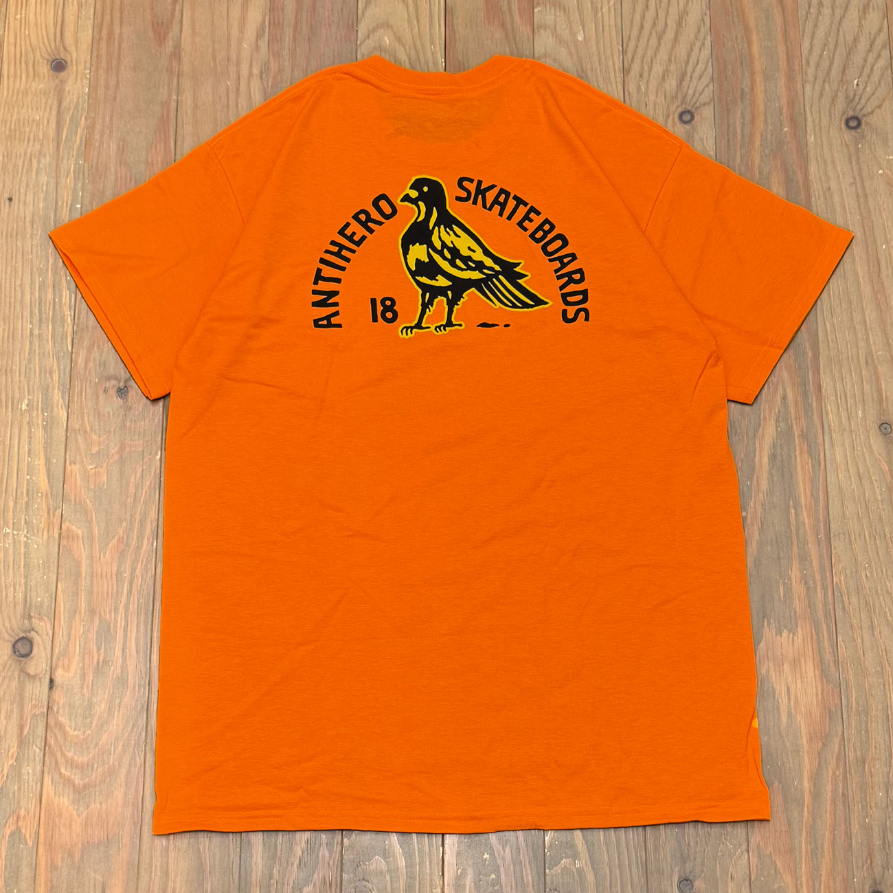 ANTIHERO ROCK DOVE FILL POCKET TEE