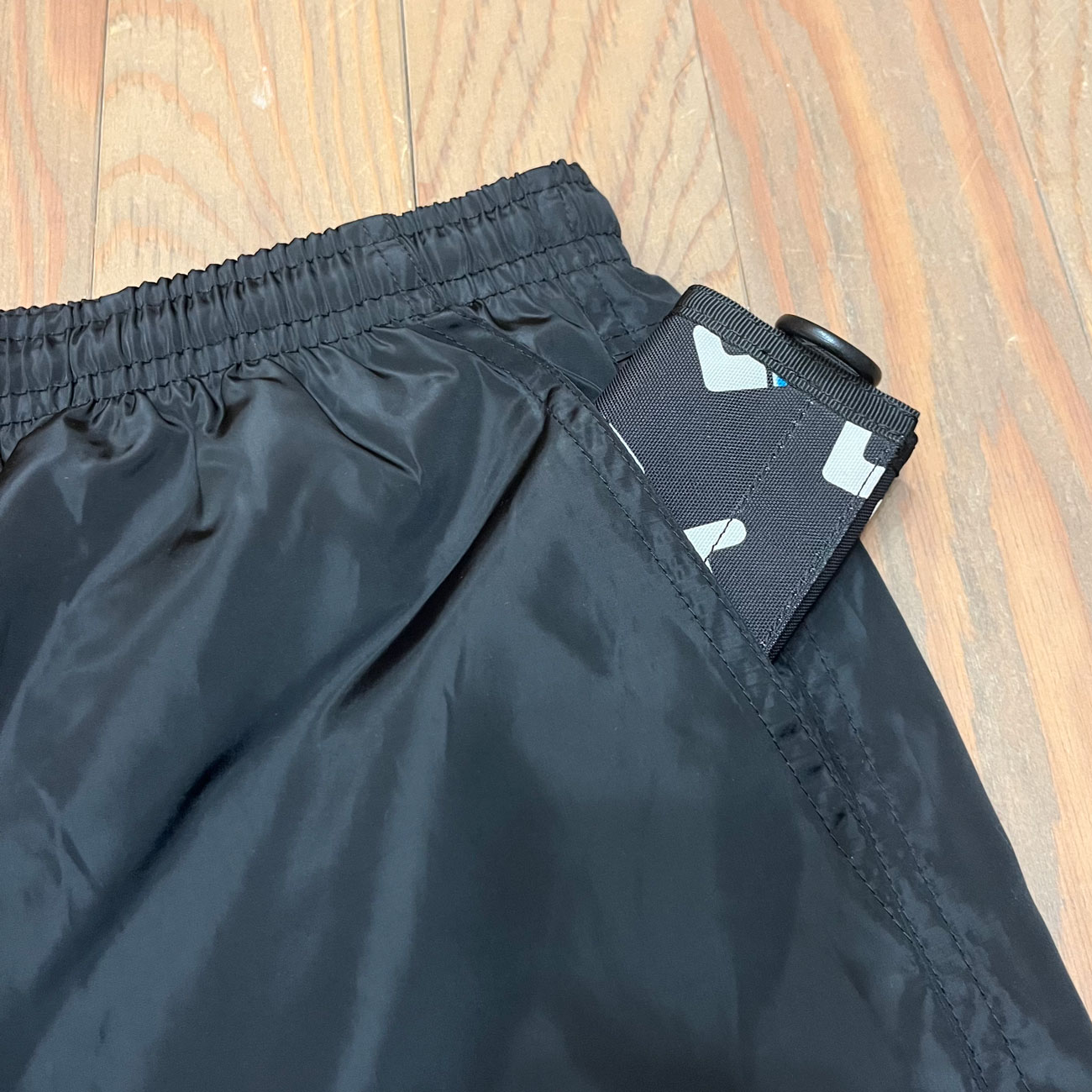 BLEACH PEGASUS GLOW SHORTS