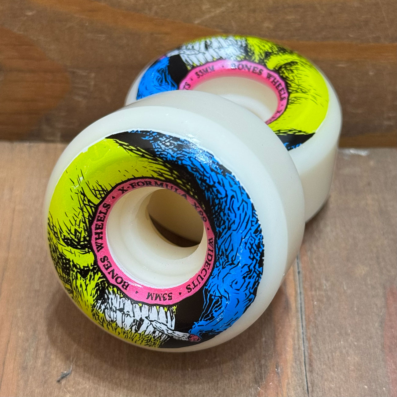 【スクエア】 BONES SMOKIN SULL X-FORMULA V6 WIDE CUT 99A 53mm