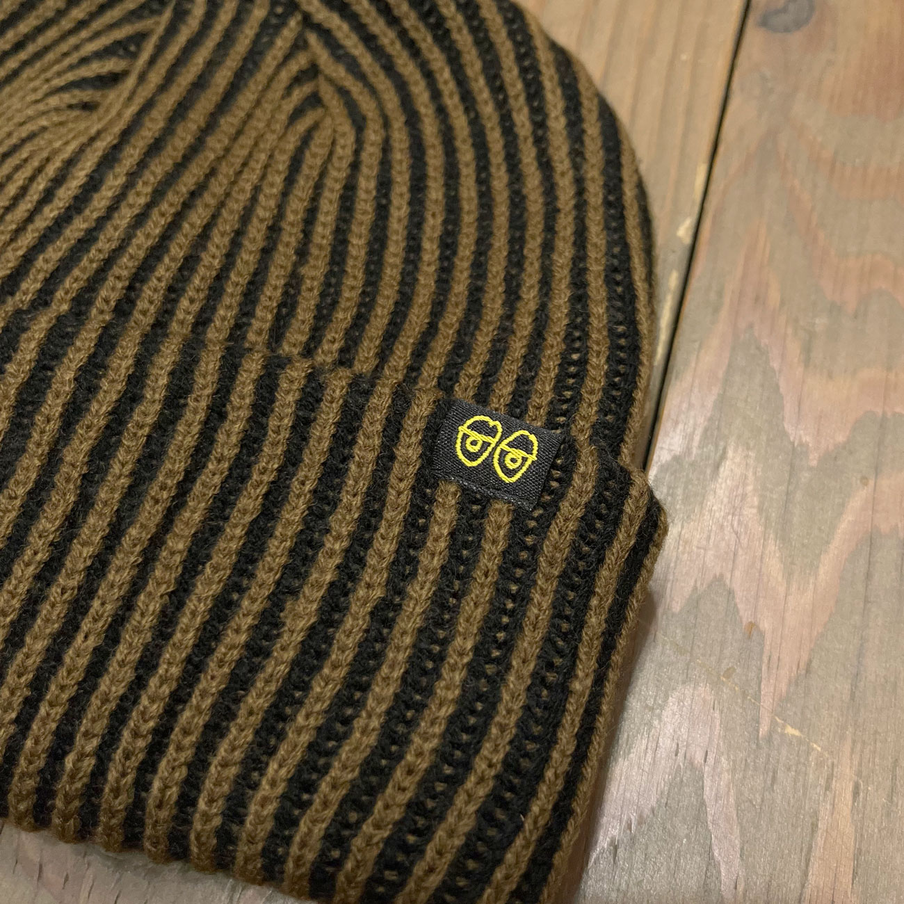 KROOKED EYES CLIP BEANIE