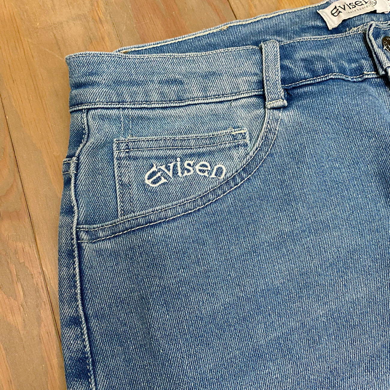 EVISEN ONE-UP JEANS