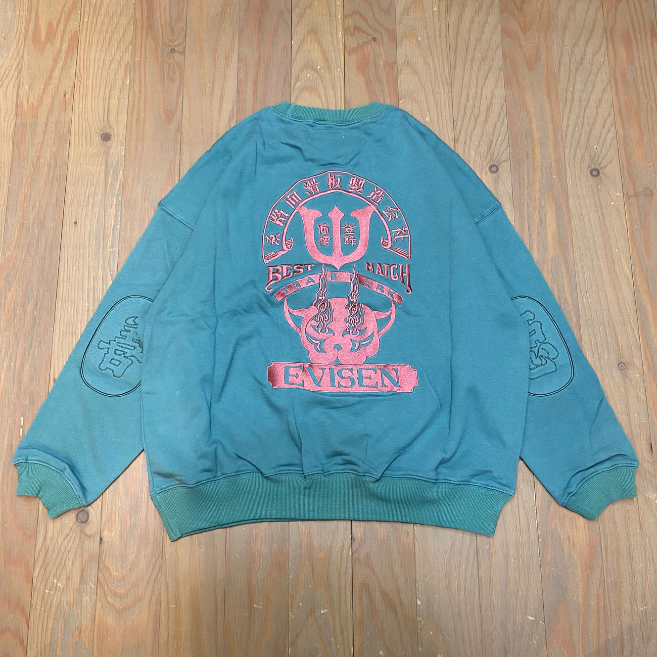 EVISEN TIGER MATCH EMBLEM CREW SWEAT TURQUOISE