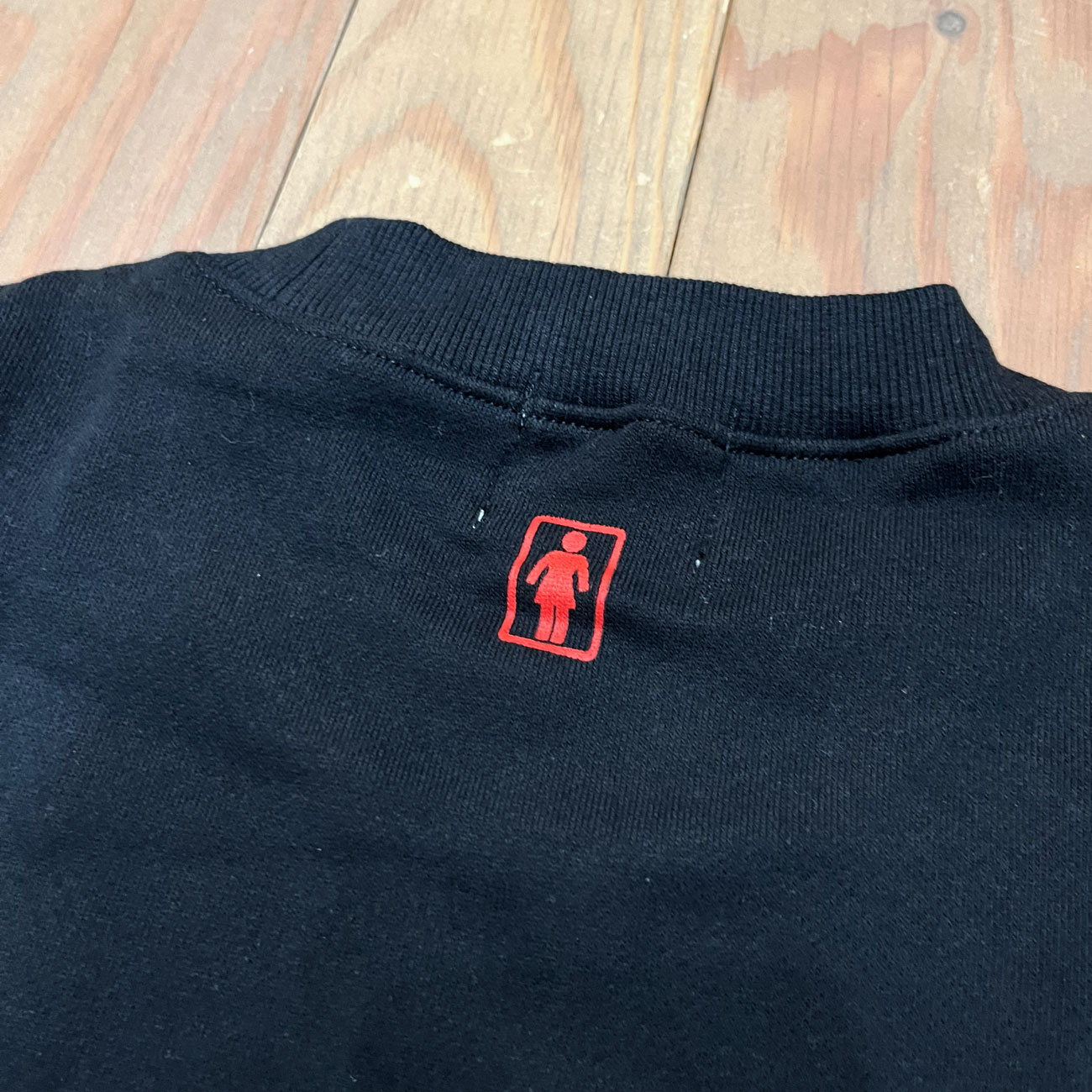 GIRL ADVERTYPE LOGO CREW