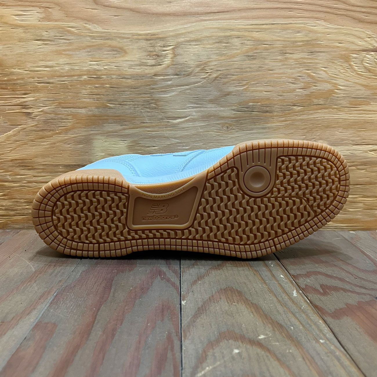 NB NUMERIC TOM KNOX 600 TWO