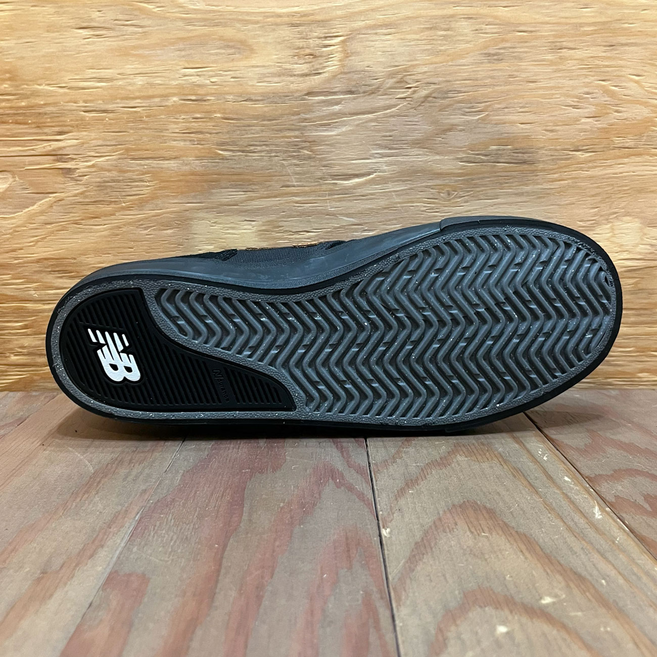 NB NUMERIC JAMIE FOY 306 BON