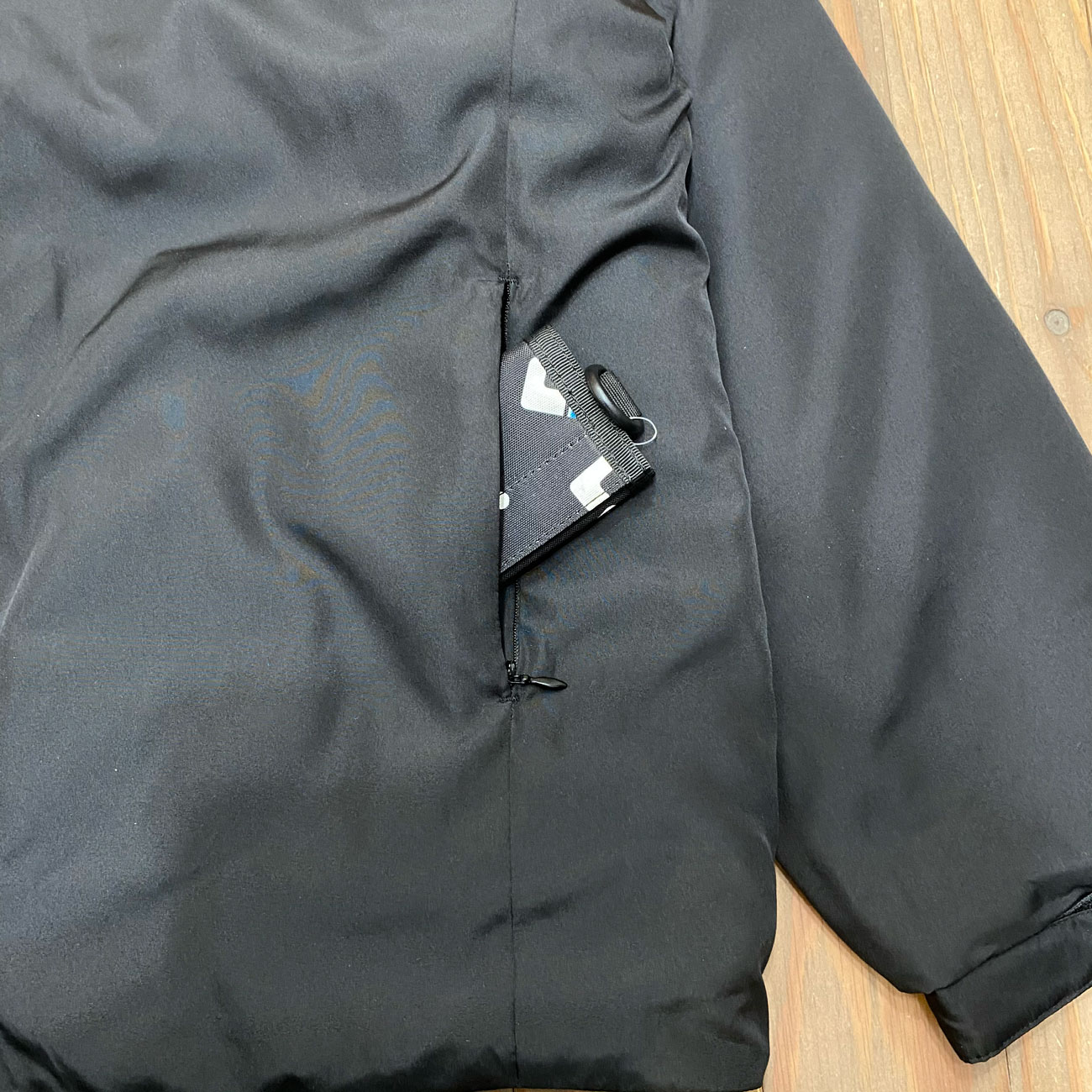 COLOR COMMUNICATIONS DRIP EMB STAND COLLAR JACKET