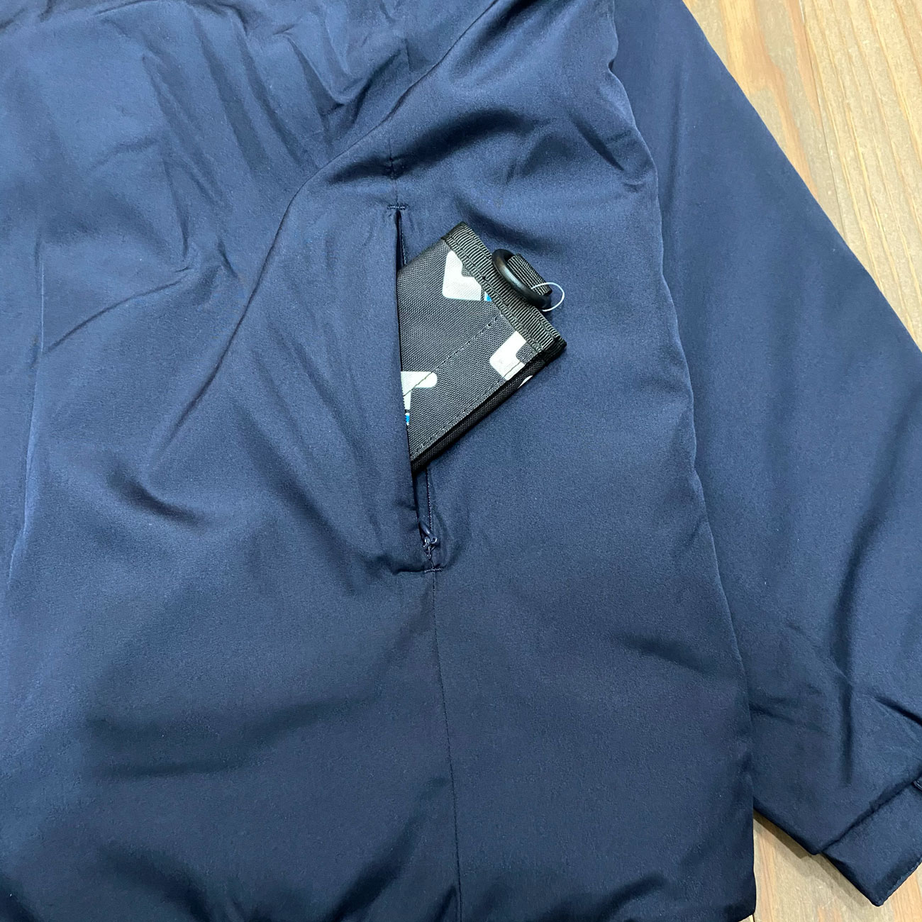 COLOR COMMUNICATIONS DRIP EMB STAND COLLAR JACKET