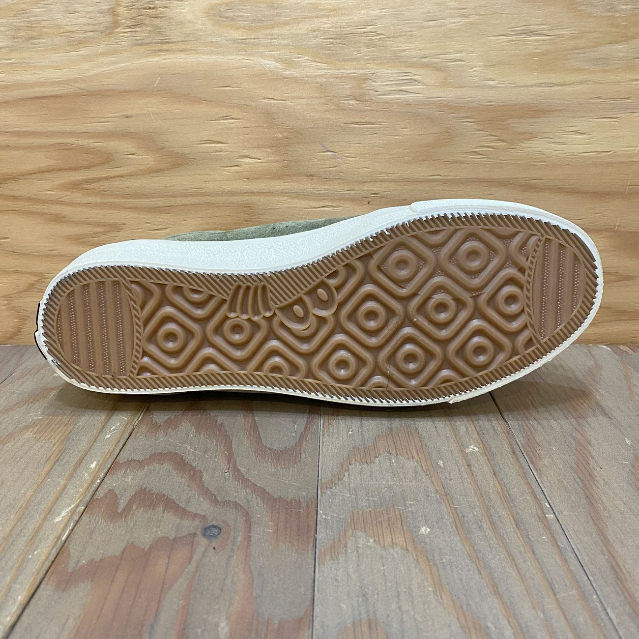 LAST RESORT AB VM001 SUEDE MID OLIVE/WHITE