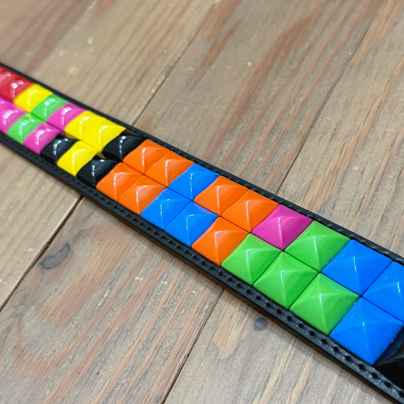 LOOSEY LOVES YOU TETRIS STUD FINDER BELT