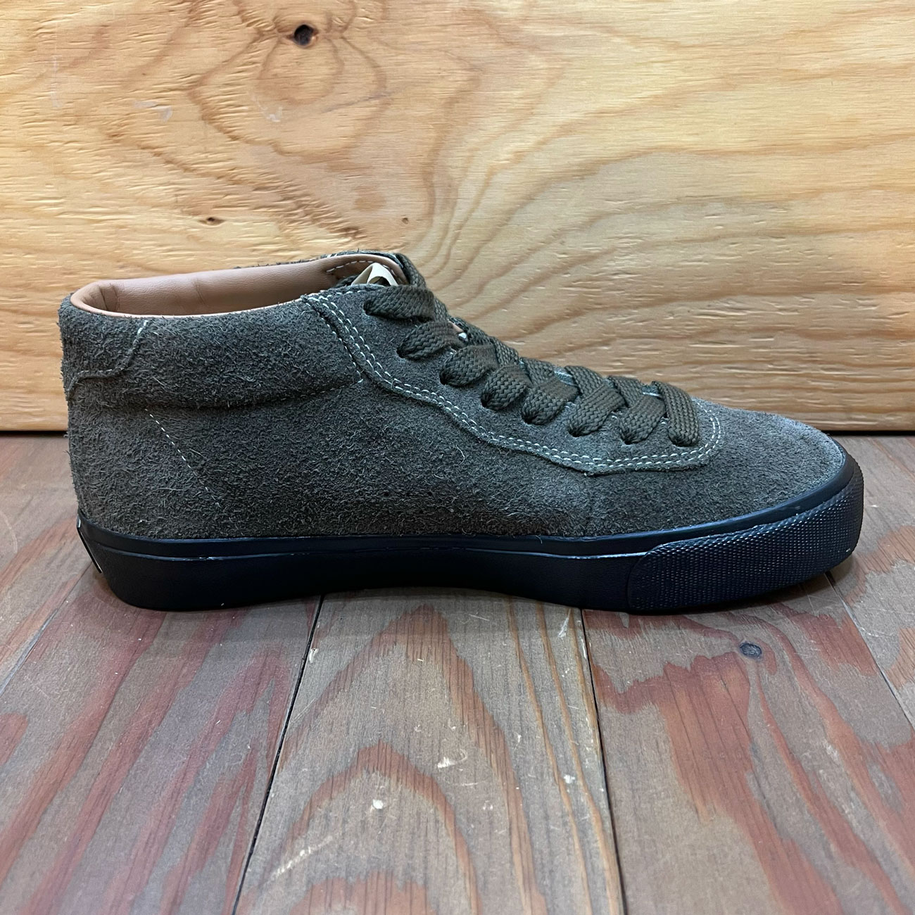 LAST RESORT AB VM001 MID DANE BRONZE GREEN/WHITE