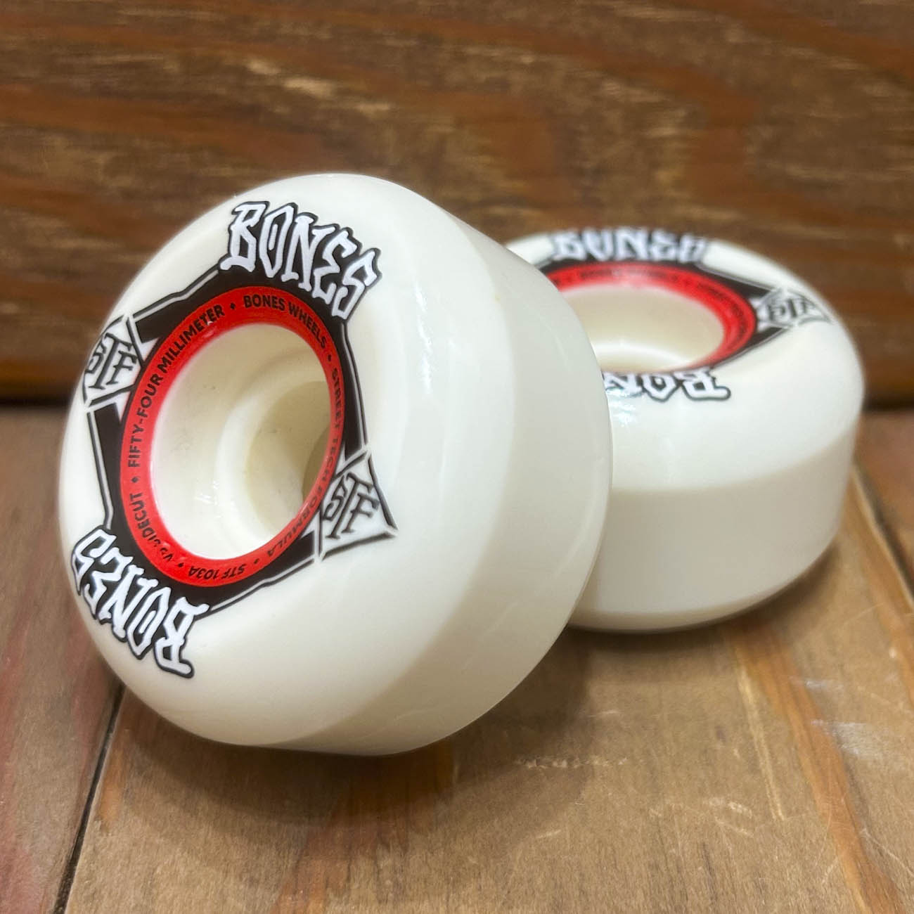 【スクエア】 BONES STF V5 SIDECUT 103A 54mm