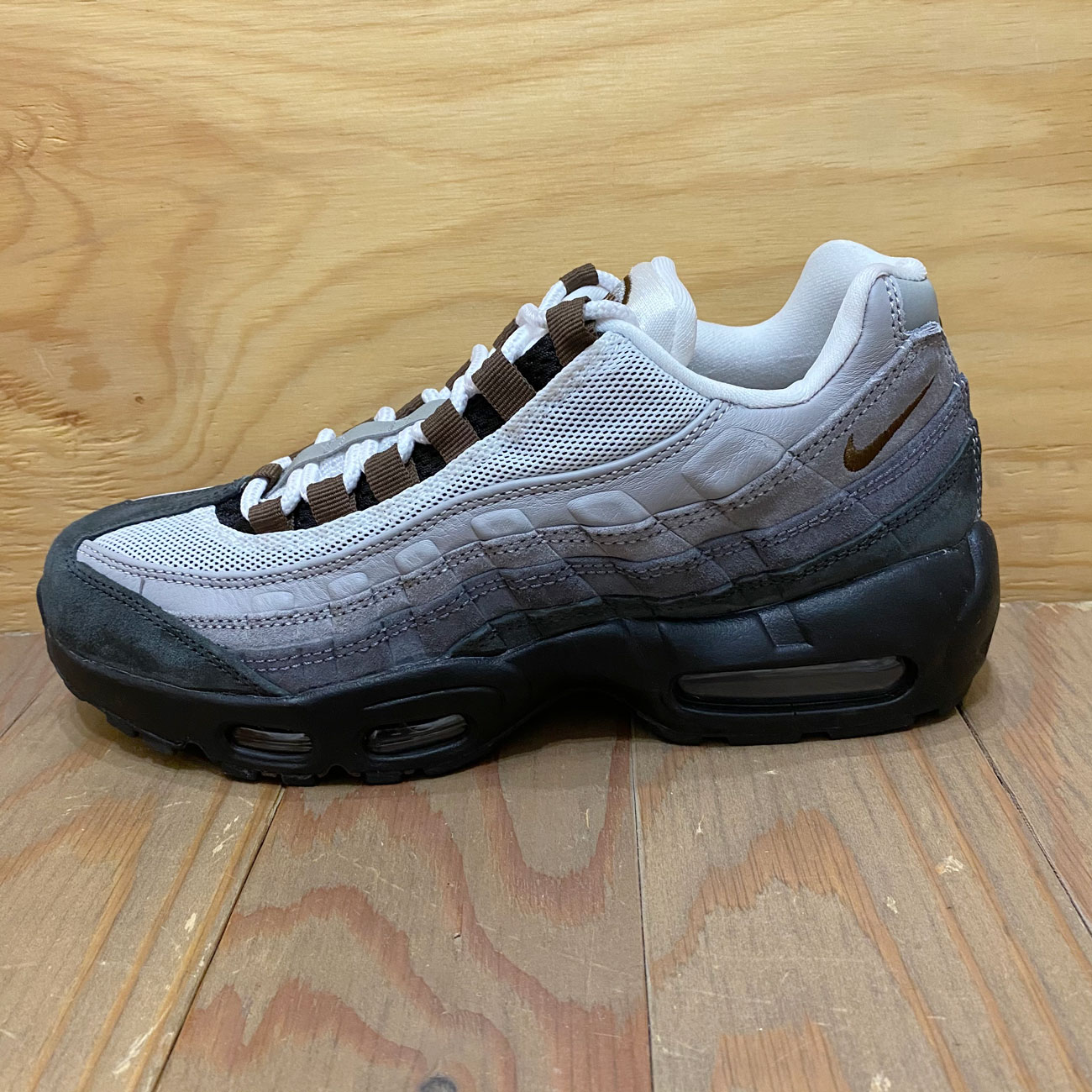 NIKE SB AIR  MAX 95