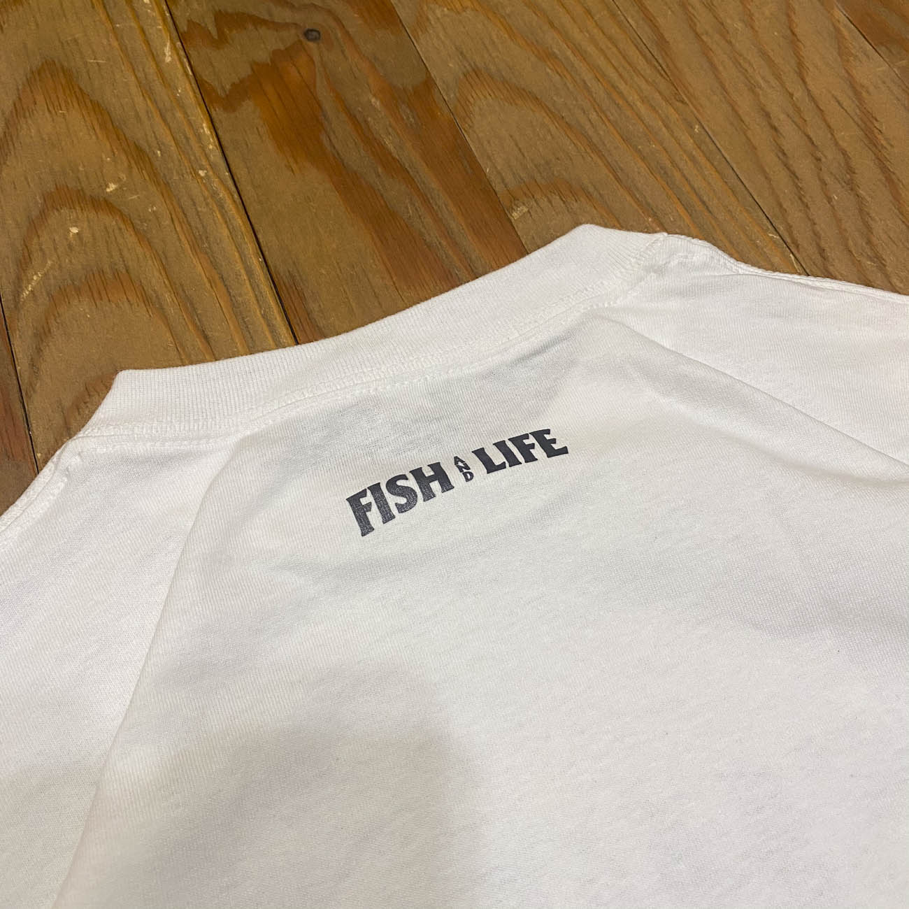 FISH & LIFE BONE FISH LOGO TEE