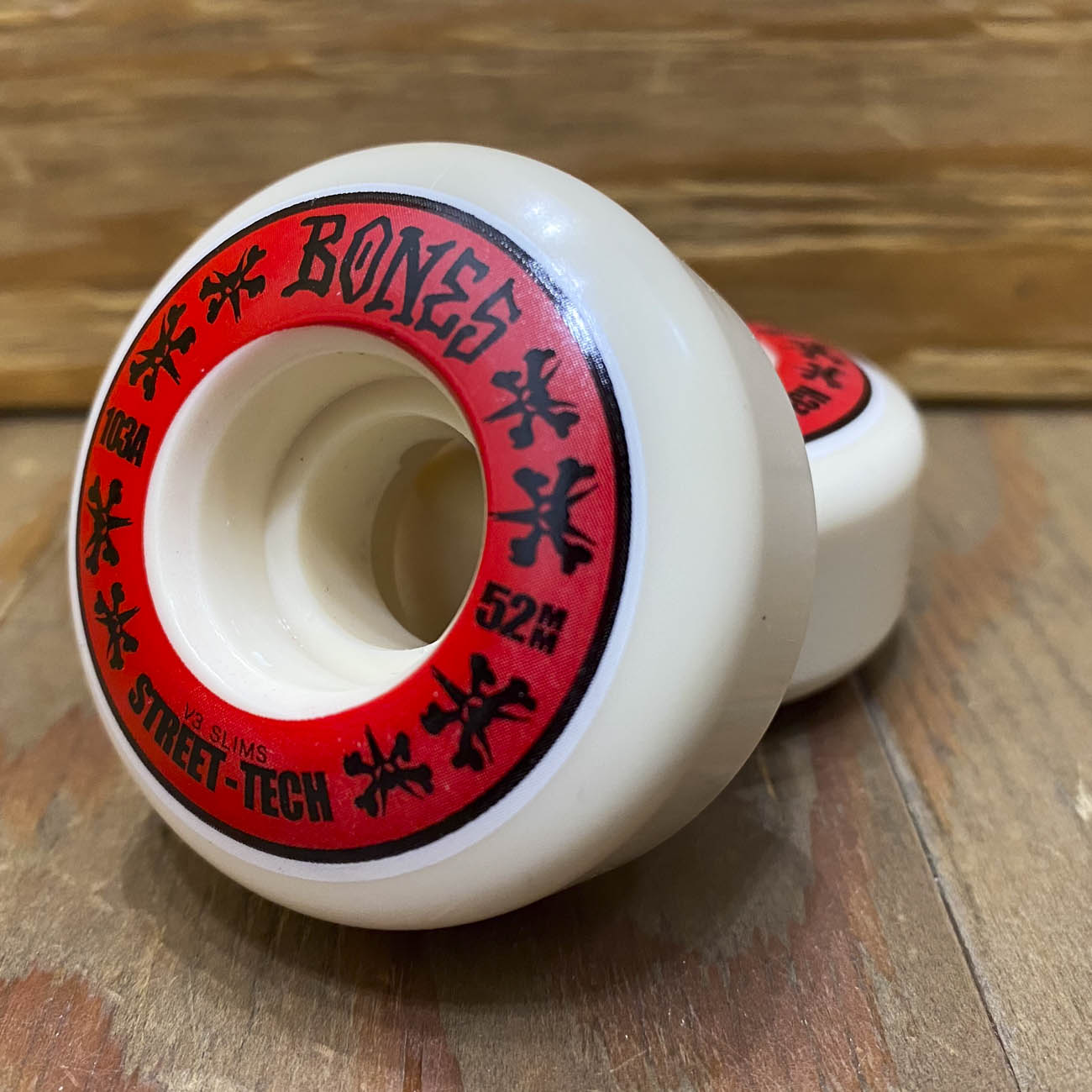 【ノーマル】 BONES STF SLIMS V3 103A 52mm