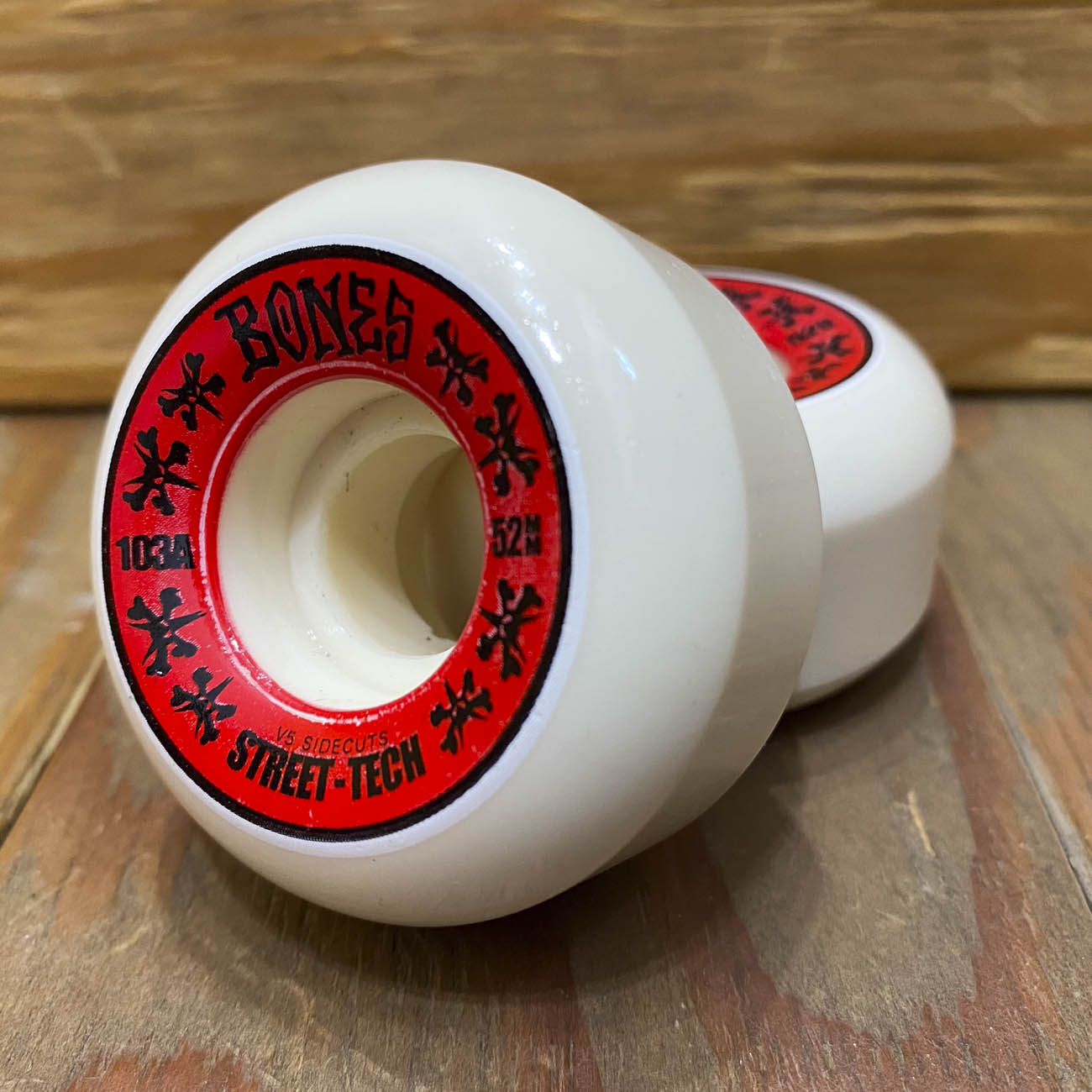 【スクエア】 BONES STF V5 SIDECUT 103A 52mm