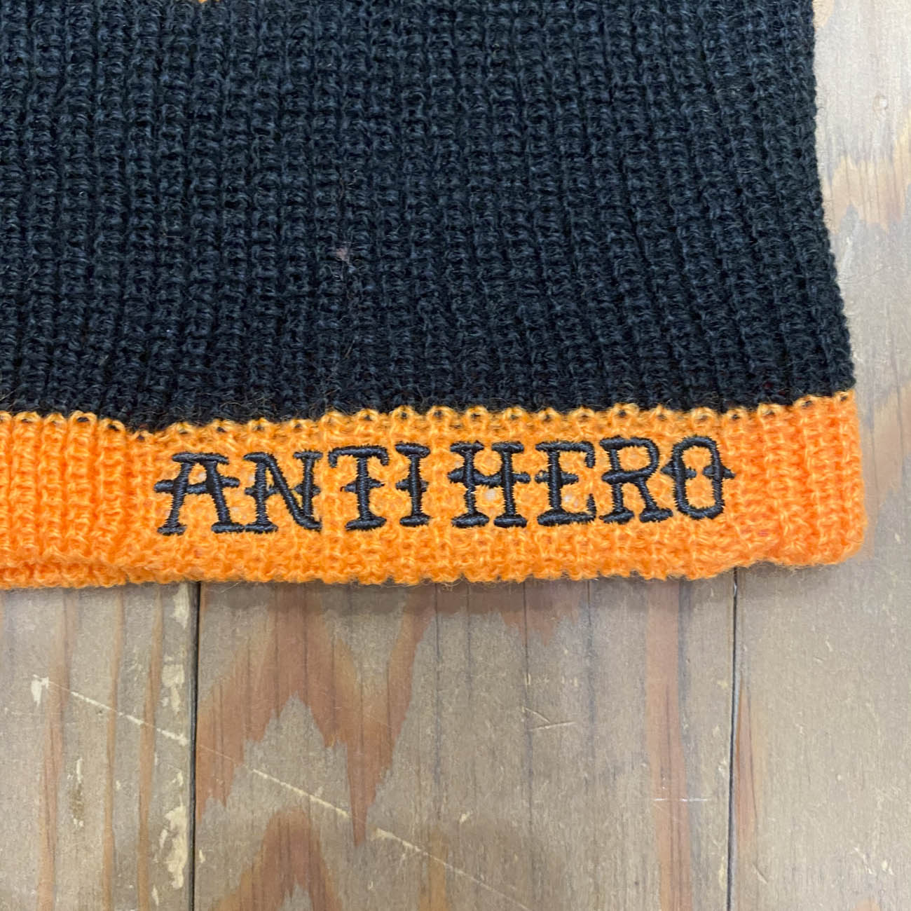 ANTIHERO FULL FACE POMSKI BLACK/ORANGE